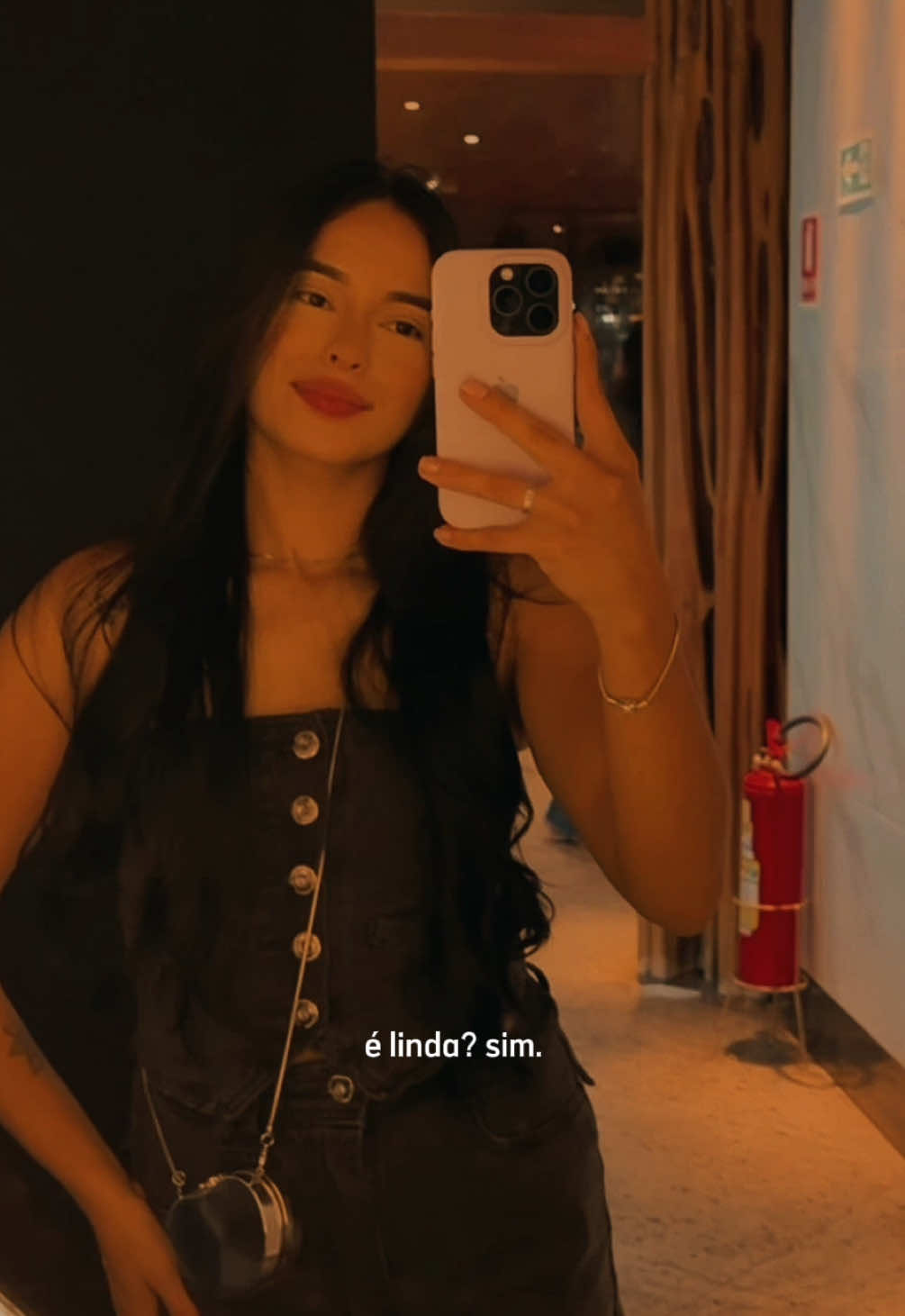 @Carla Evellyn