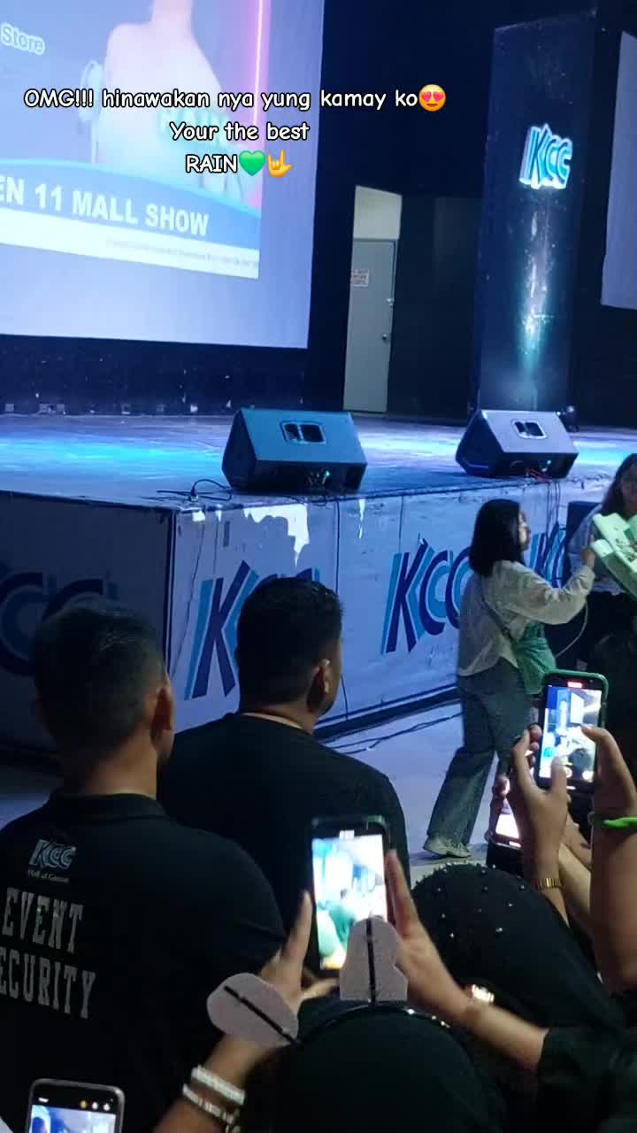 @🦋