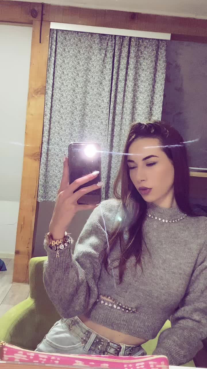 @𝓝𝓲𝓷𝓪
