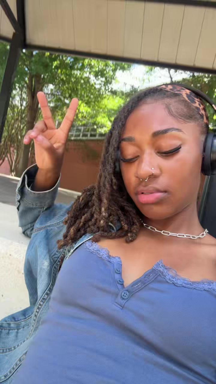 @prettylocgirly