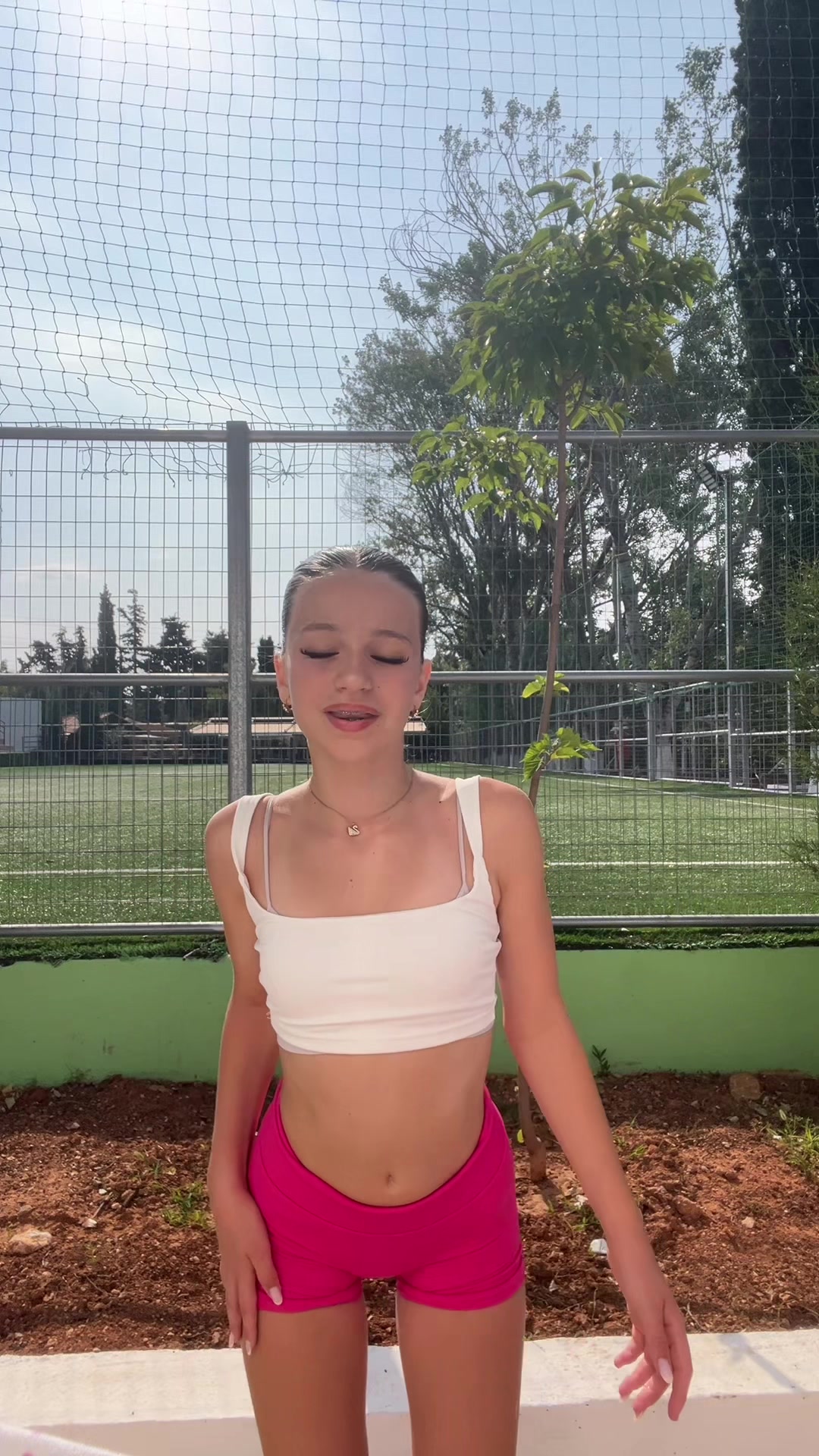 @Bella
