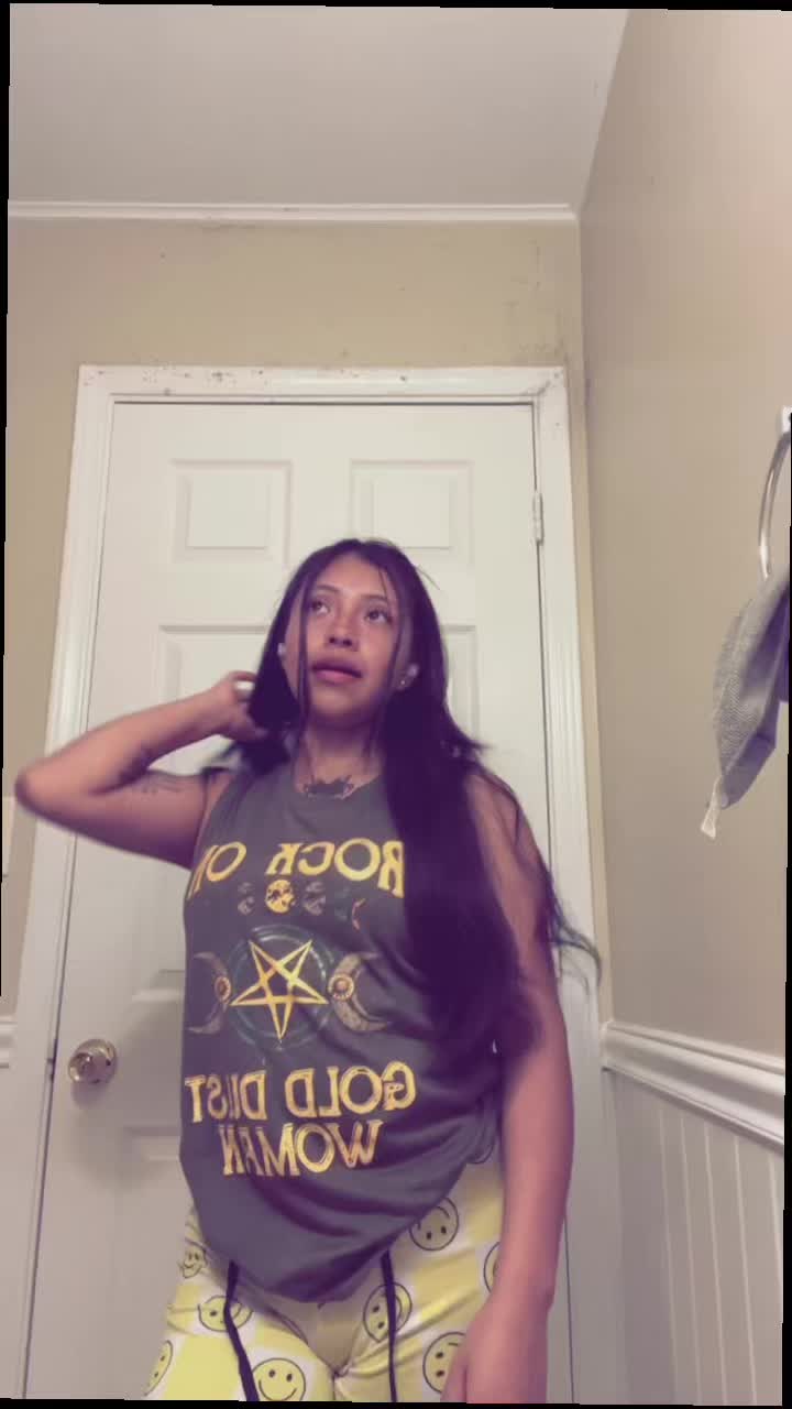 @MALUCHY 🕷️🖤🐺