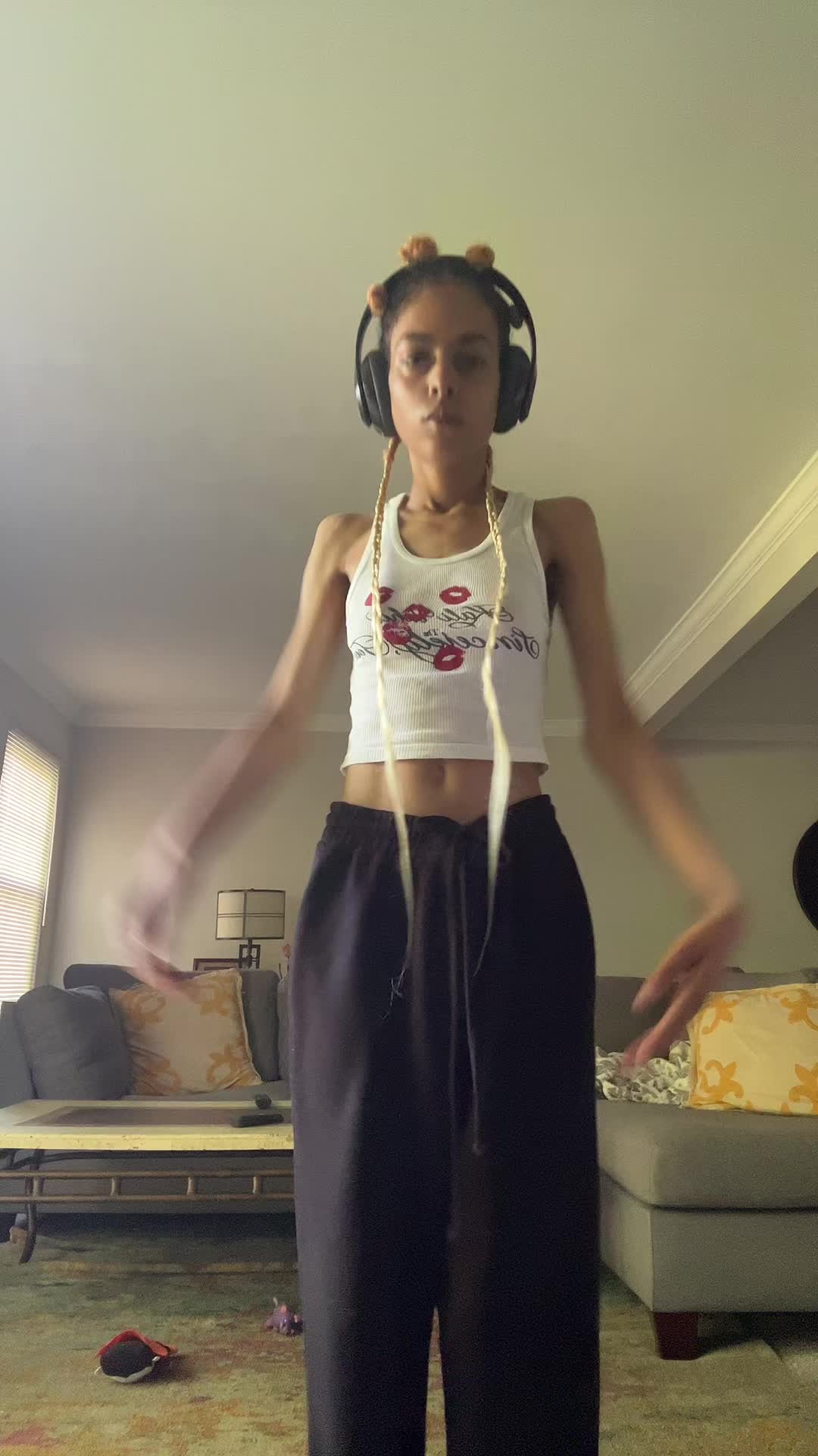 @nosmilingnini