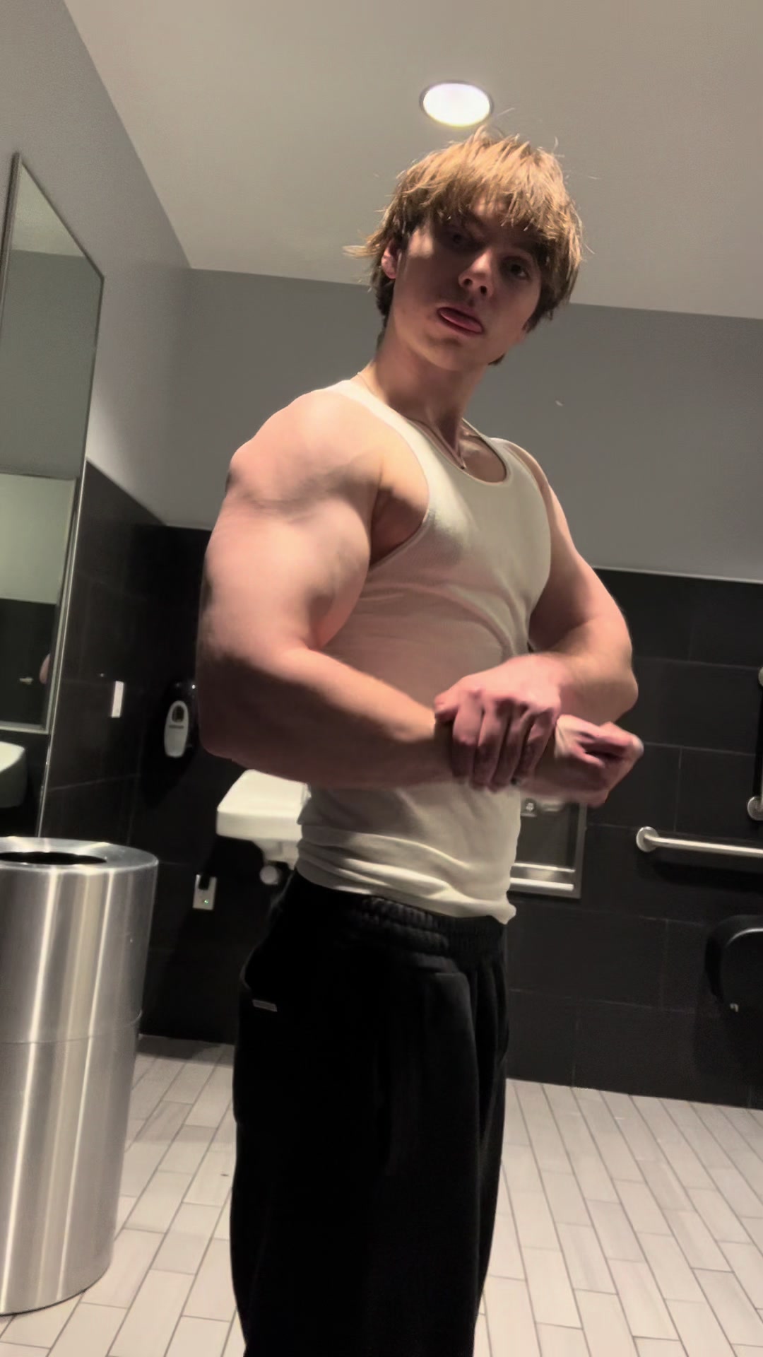 @LumMayLift