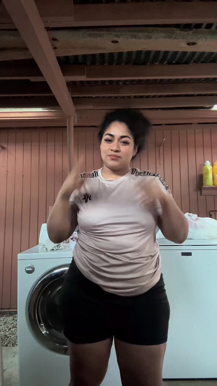 @Nisha💨🌪️