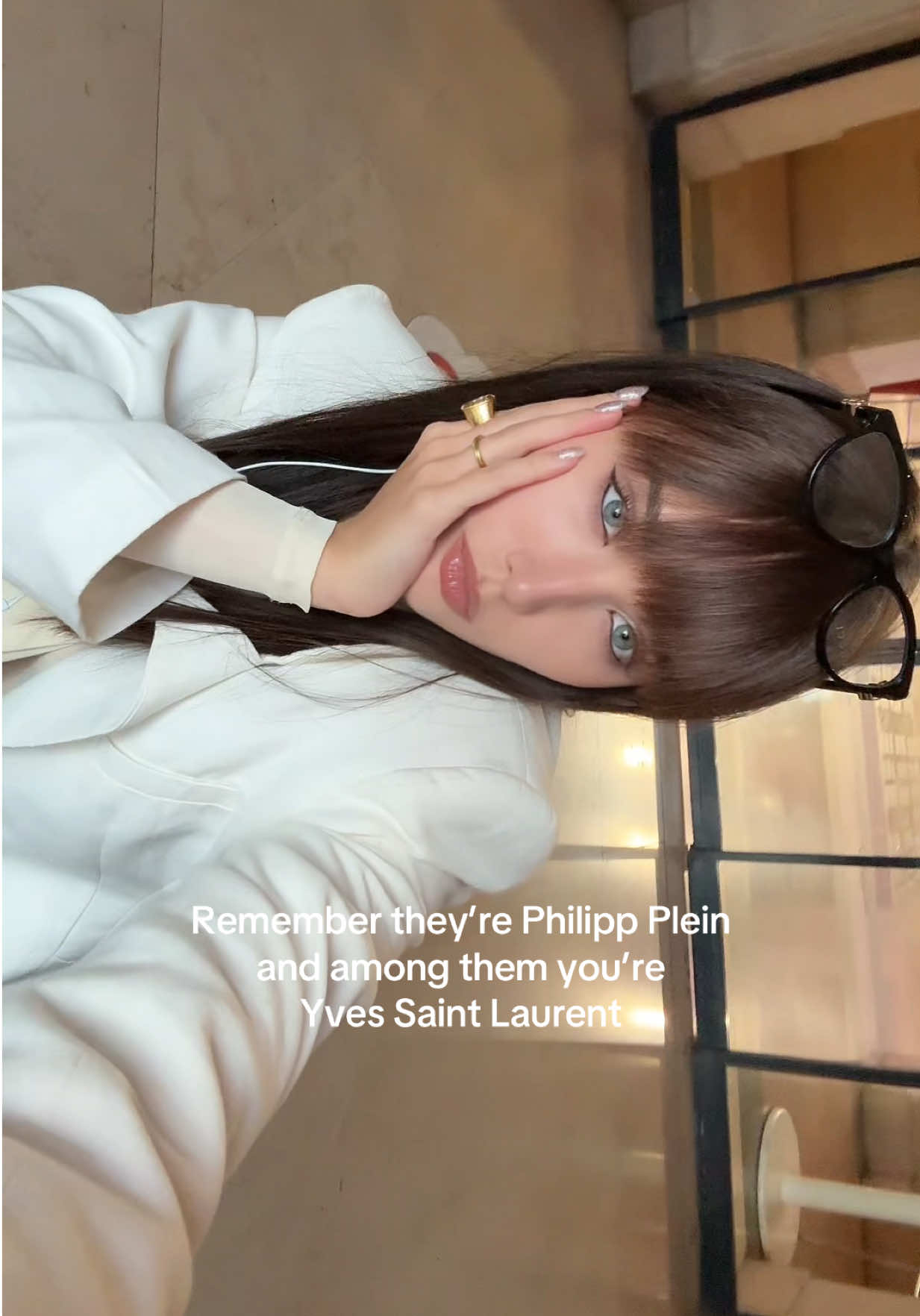 @𝑁𝑖𝑛𝑒𝑙𝑙𝑒.