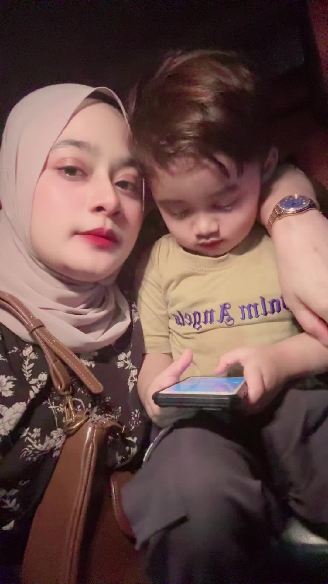 @Ibuuuhaziq