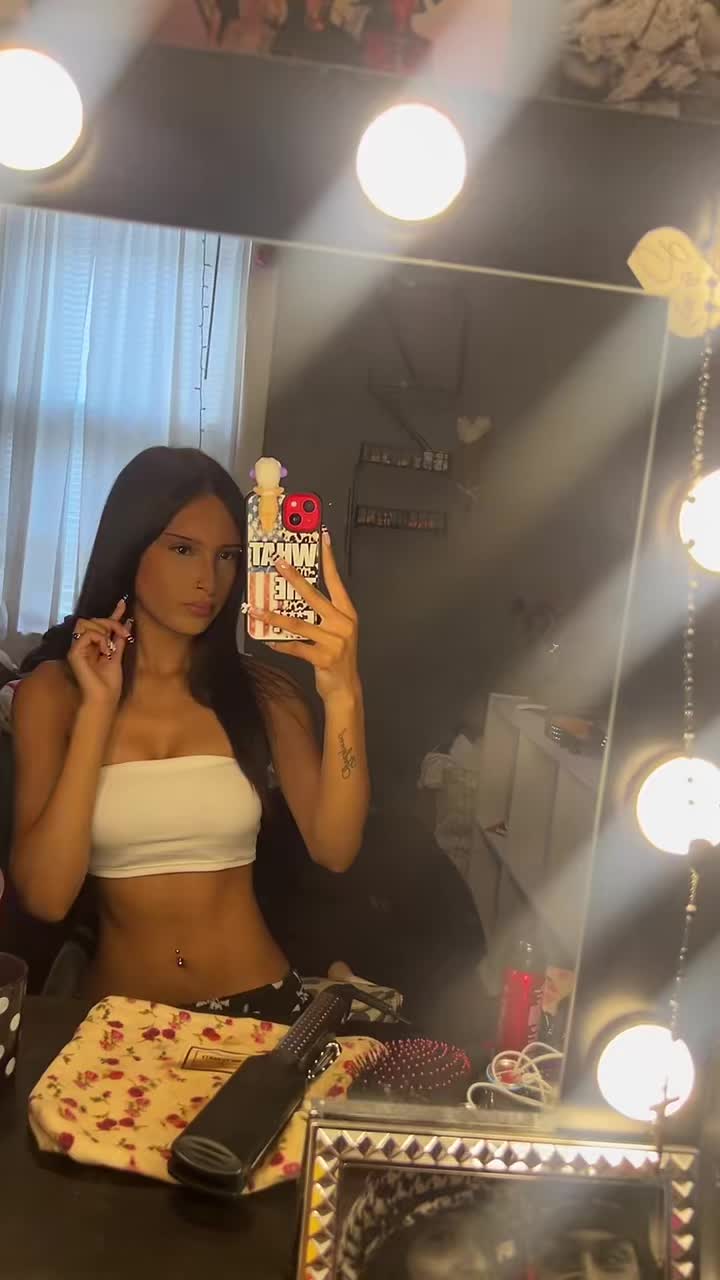 @sisi⋆˙⟡