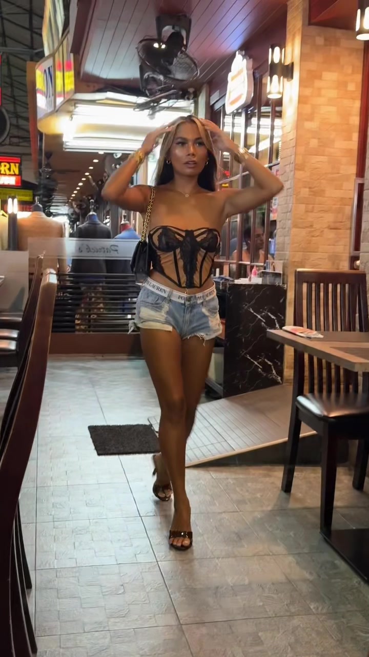 @morenamitch10