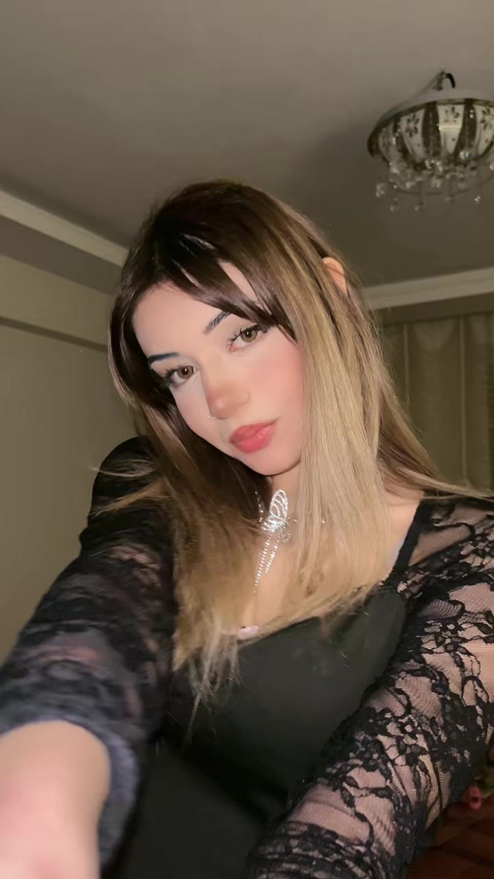 @adelinaskim