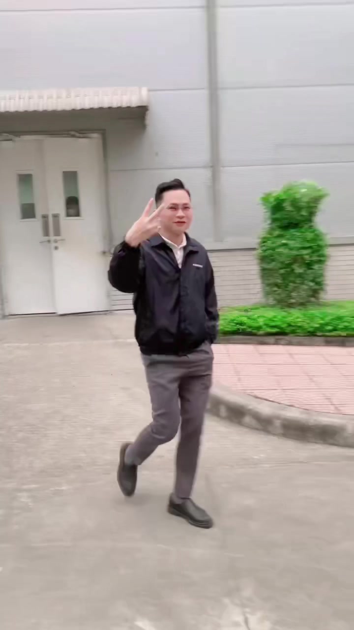 @Đặng Hải (quản l&yacute; Foxconn)