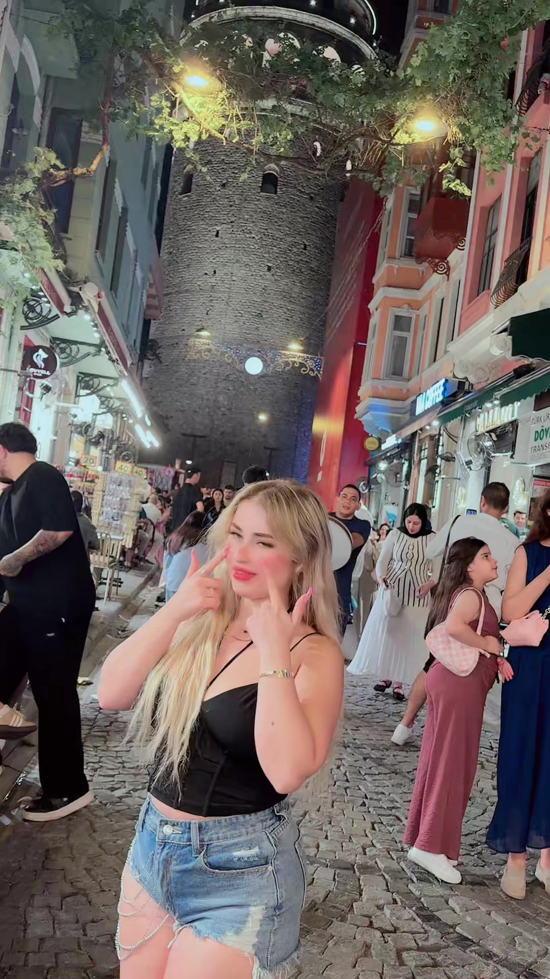 @ميمي الشريره 😈💸