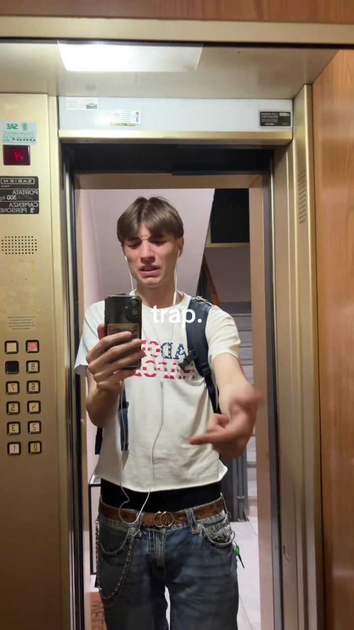 @Reskyu