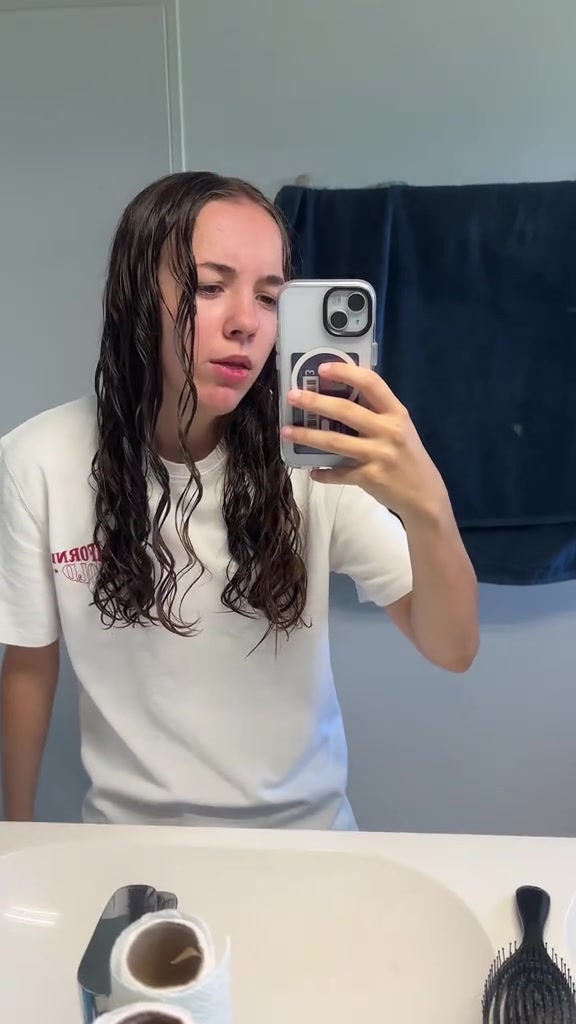 @𝐜𝐥𝟒𝐫𝐚.😶&zwj;🌫️