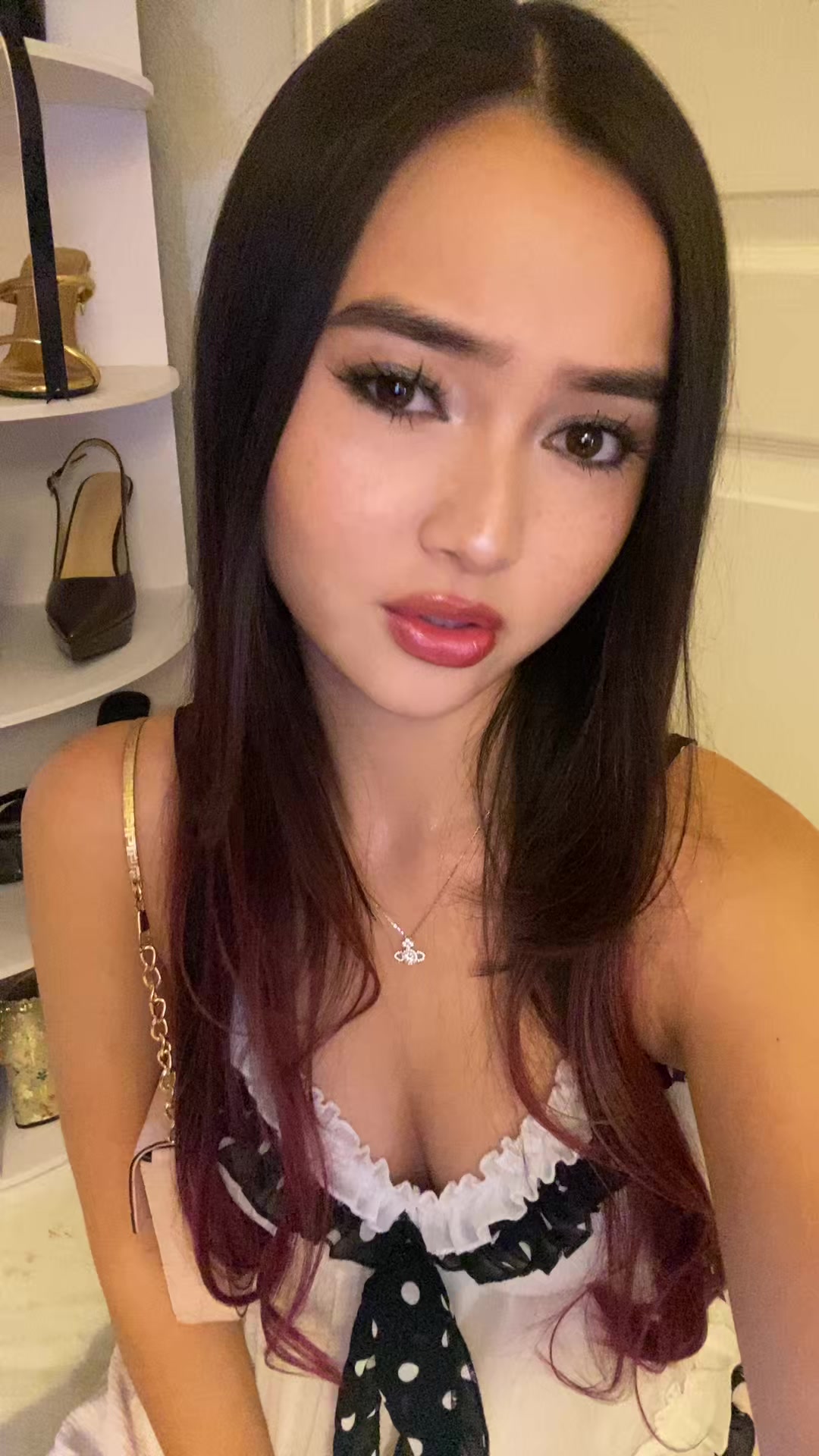 @juliamillion