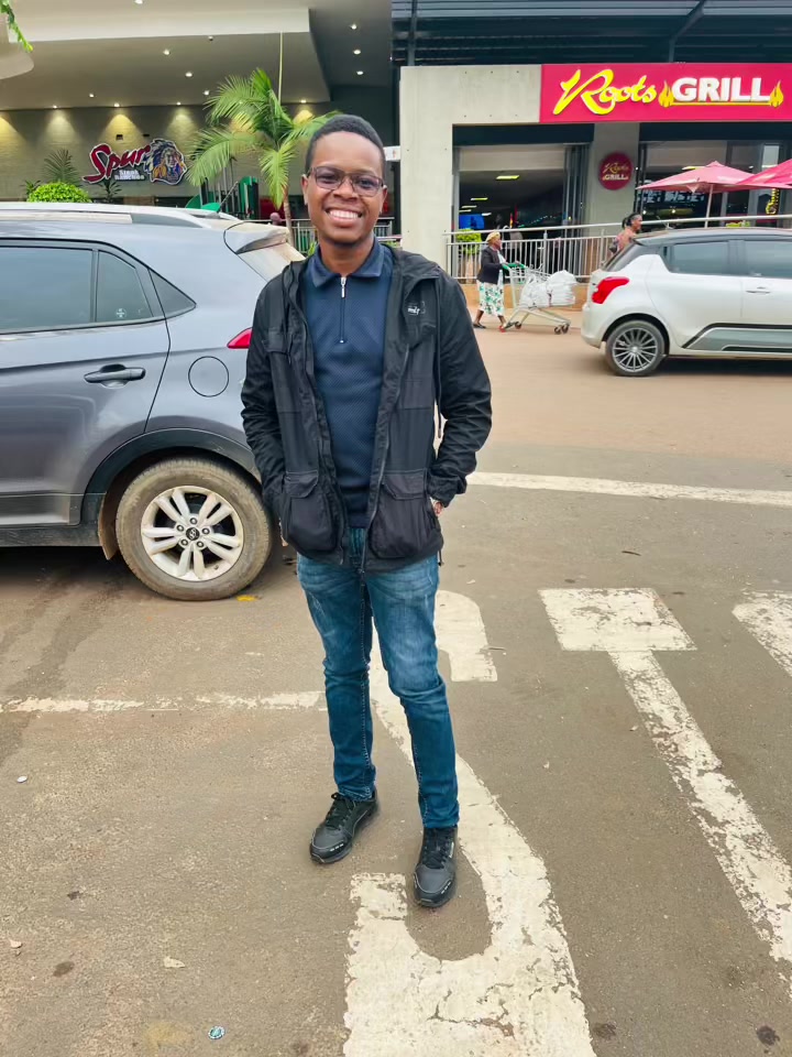 @Rasikhanya Rolivhuwa