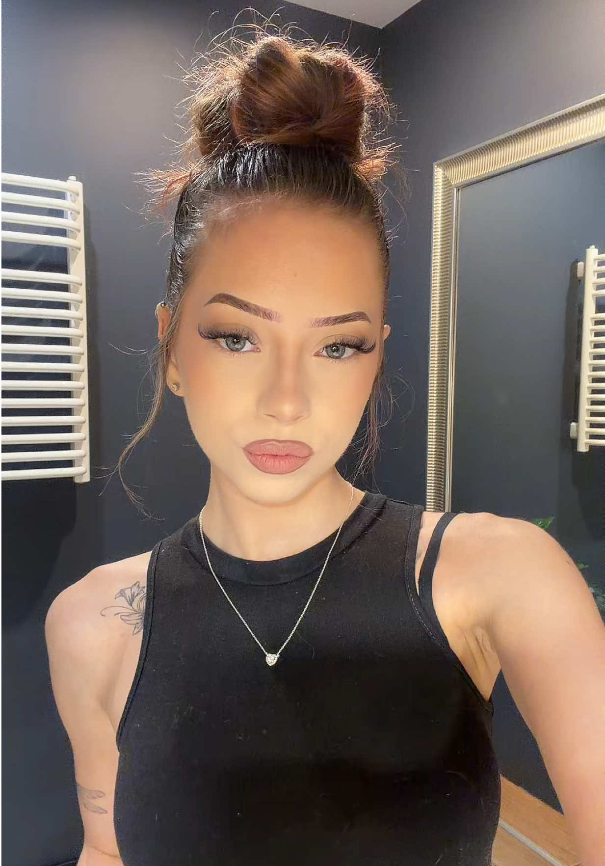 @𝓞𝓵𝓲𝓿𝓬𝓲𝓪