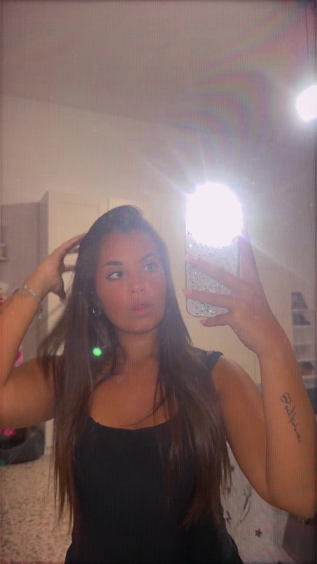 @v&igrave;