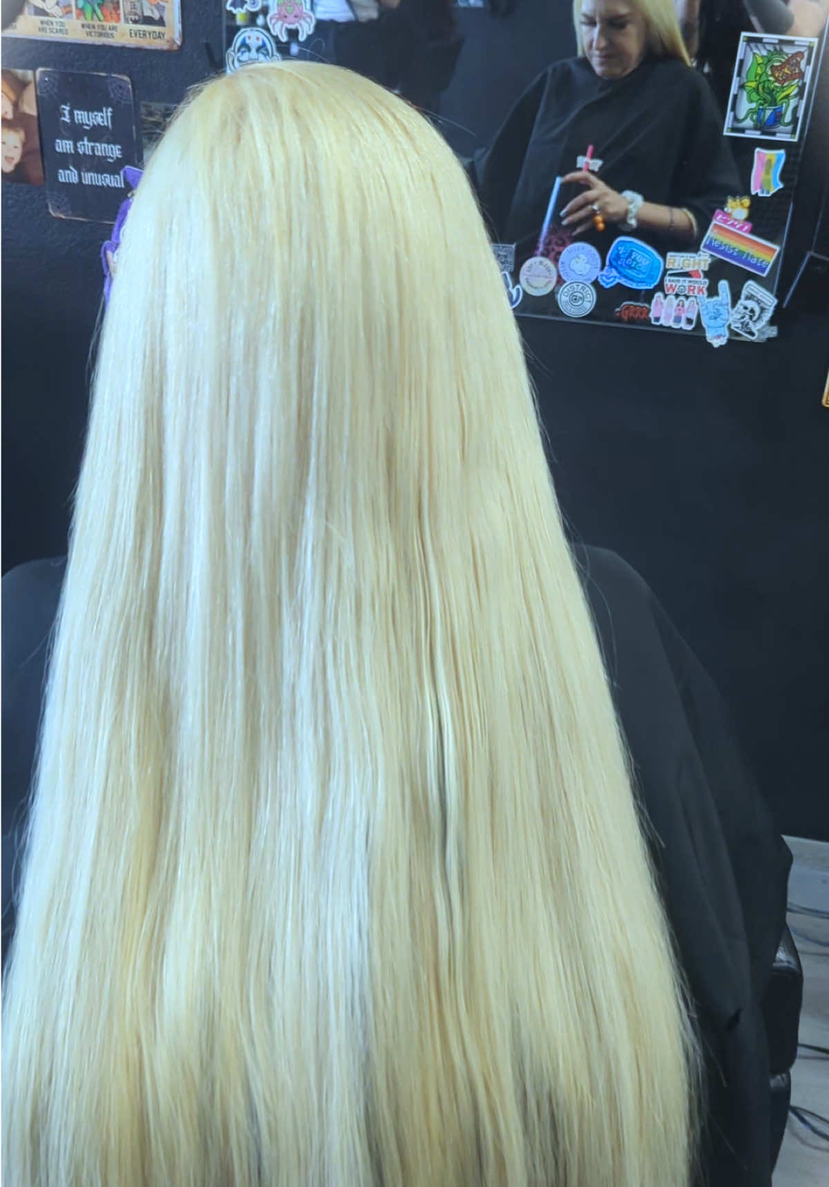 @Sinister salon