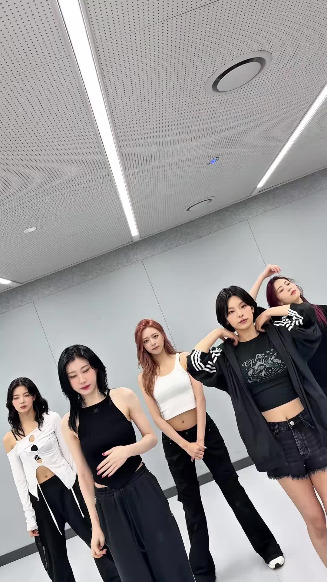 @CHAERYEONG🐱🫰🏻