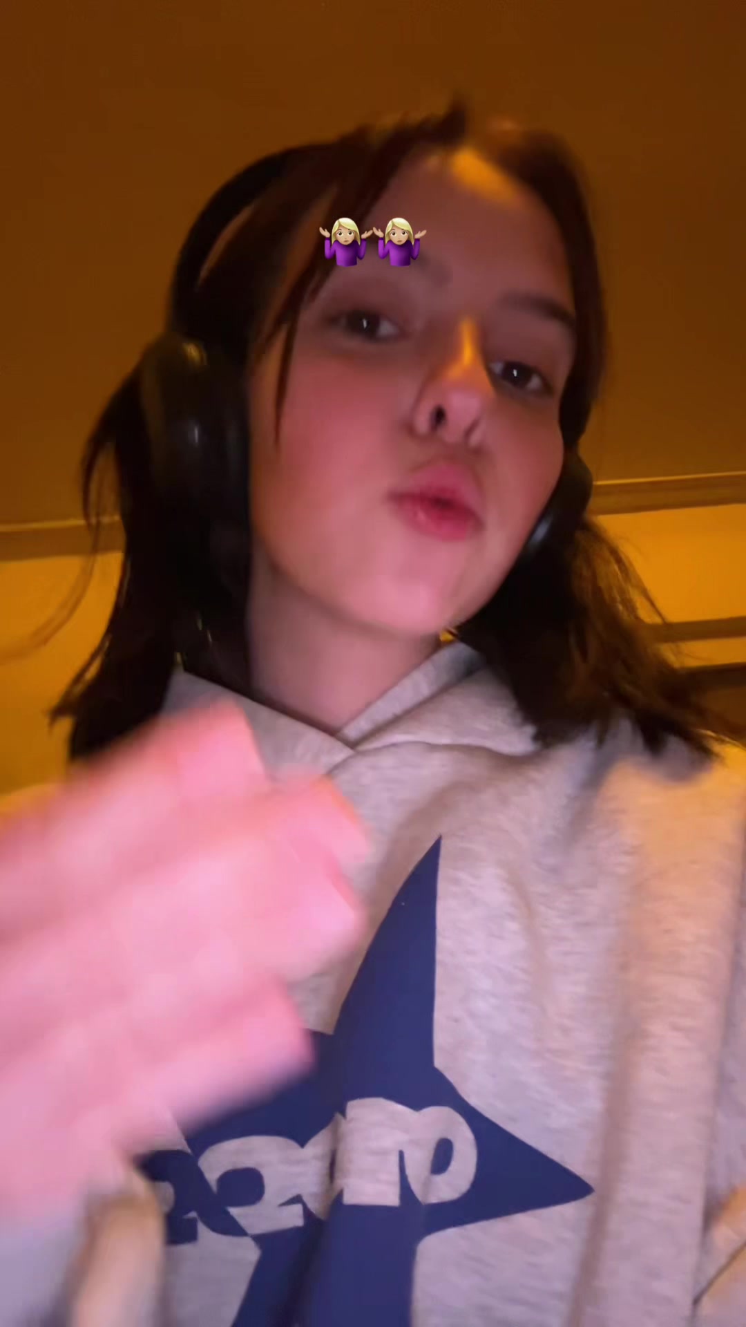 @Elina