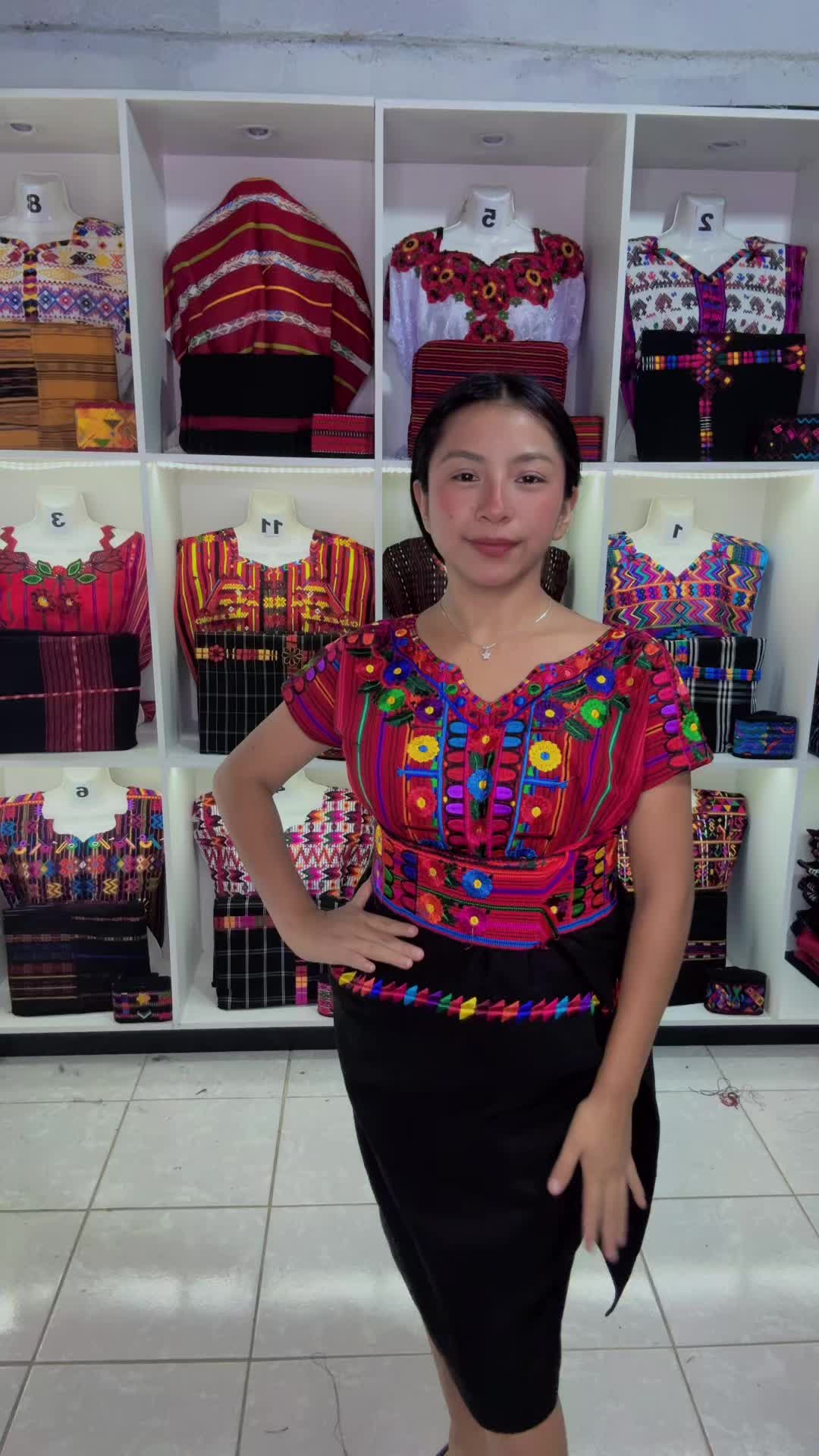 @TÍPICOS LUISA XUJUR
