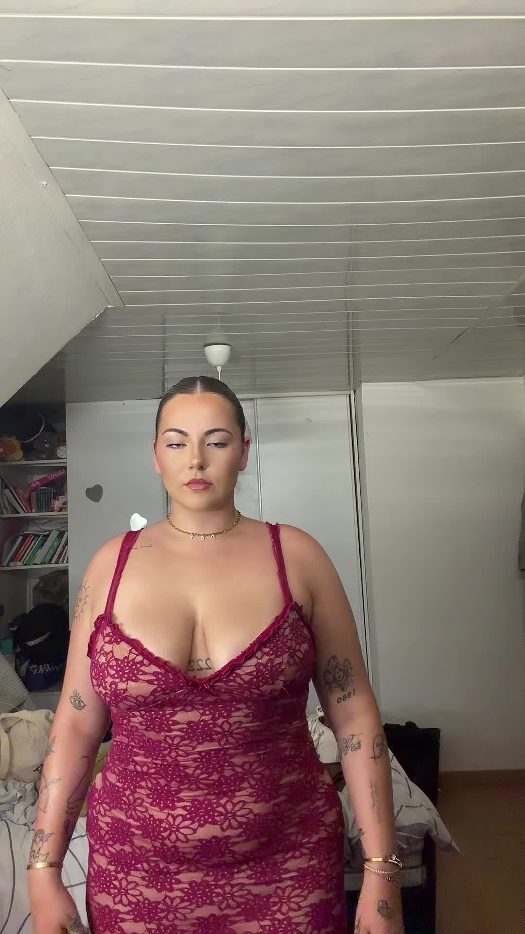 @𝓎𝑜𝓊𝓃𝑔 𝓇𝒾𝒸𝒽 𝓂𝒶𝓂𝒾🍇
