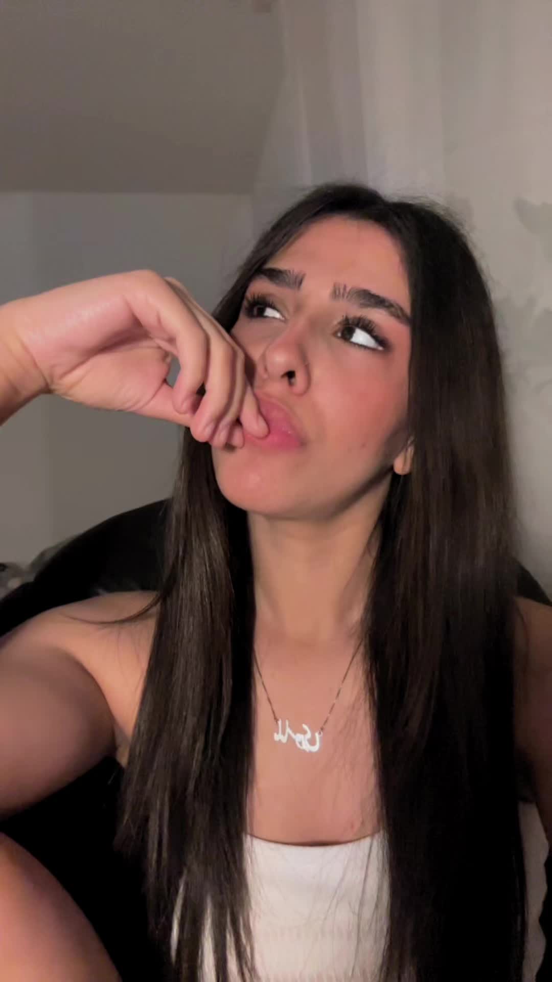 @Asal🍫