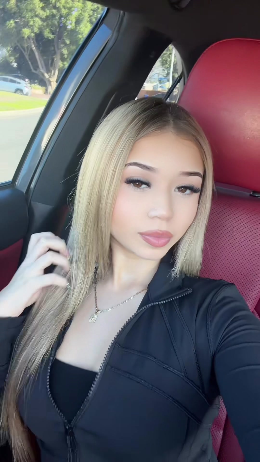 @𝒟
