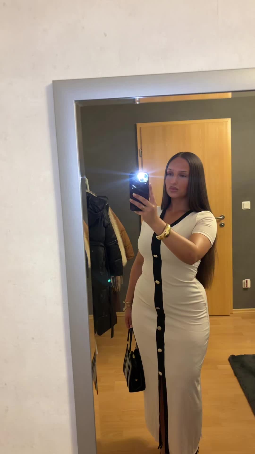 @Elisa