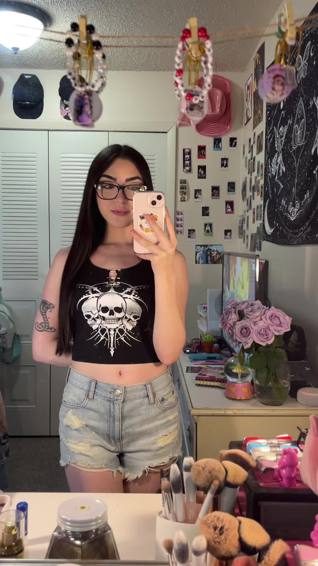 @Bella 🖤