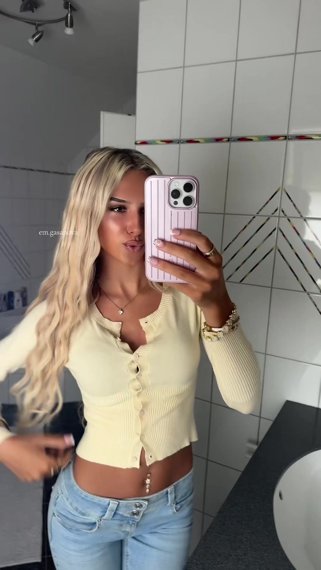 @𝐠𝐚𝐬𝐚𝐧𝐨𝐯𝐚