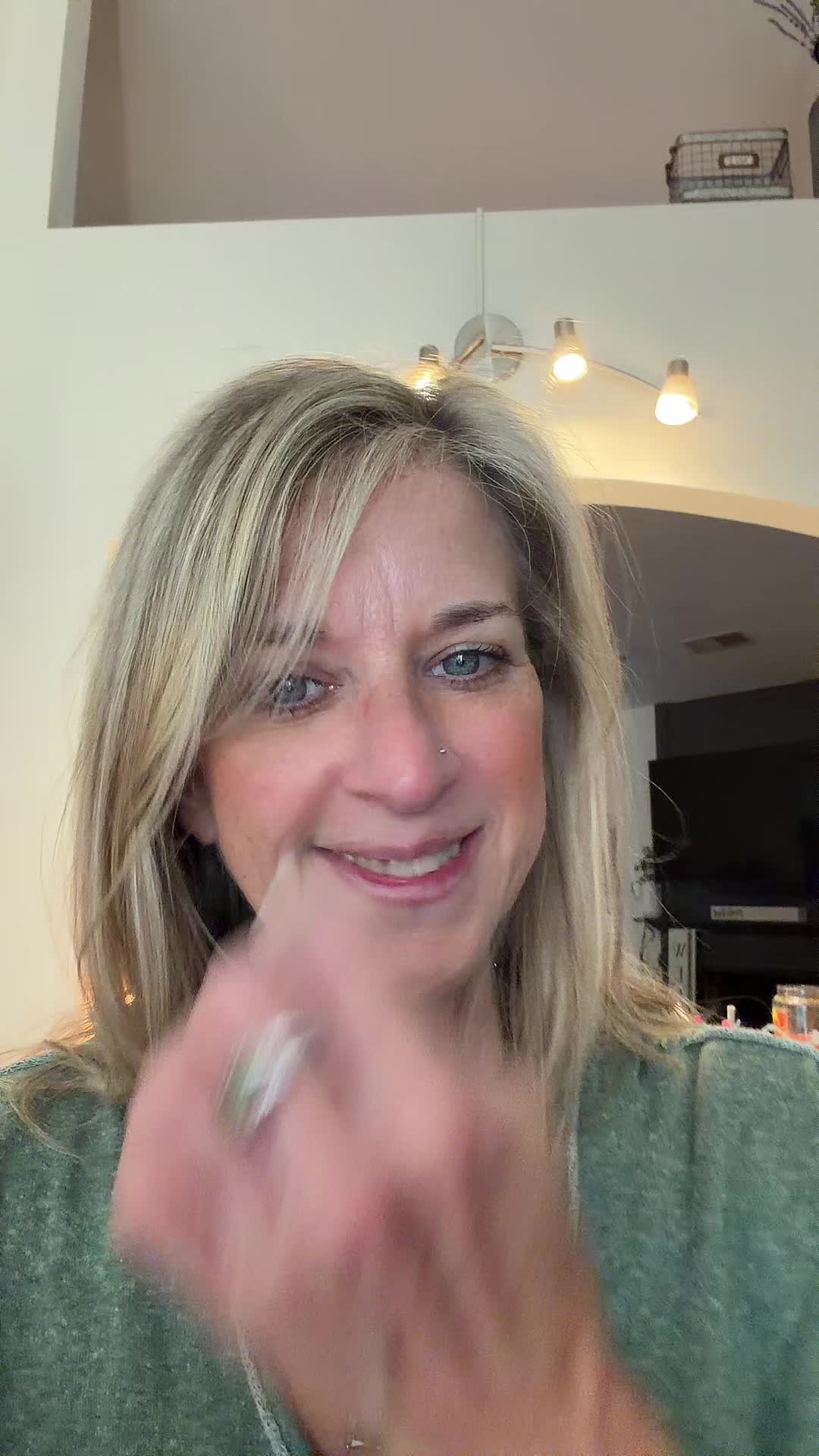 @Cheryl ~ C Slingin’ Bling