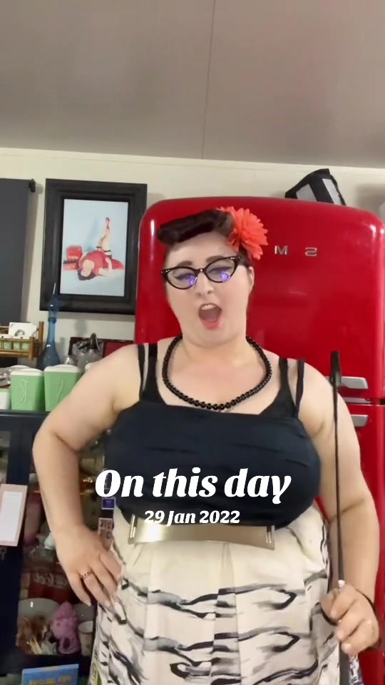 @MissBombshellBettie