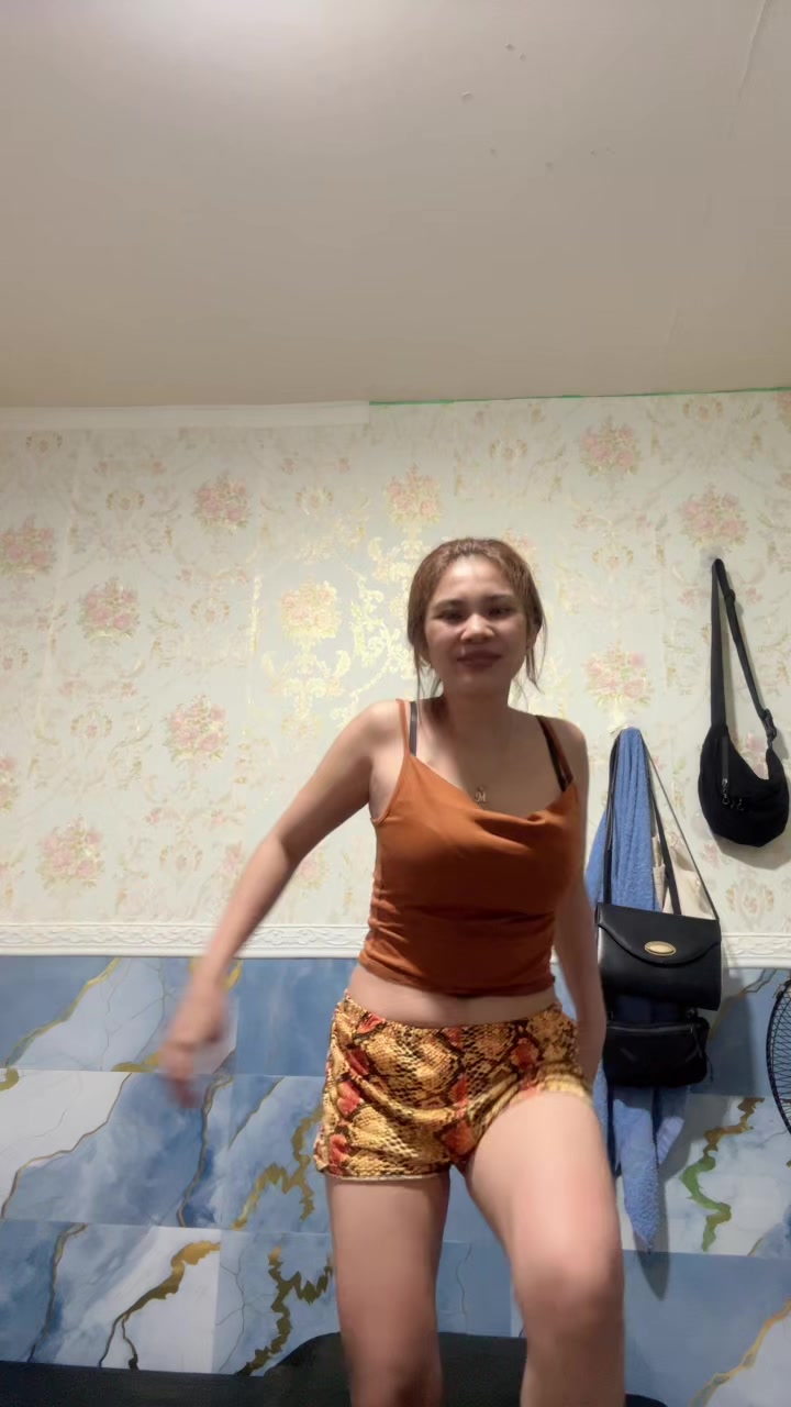 @prettychiks 🍑