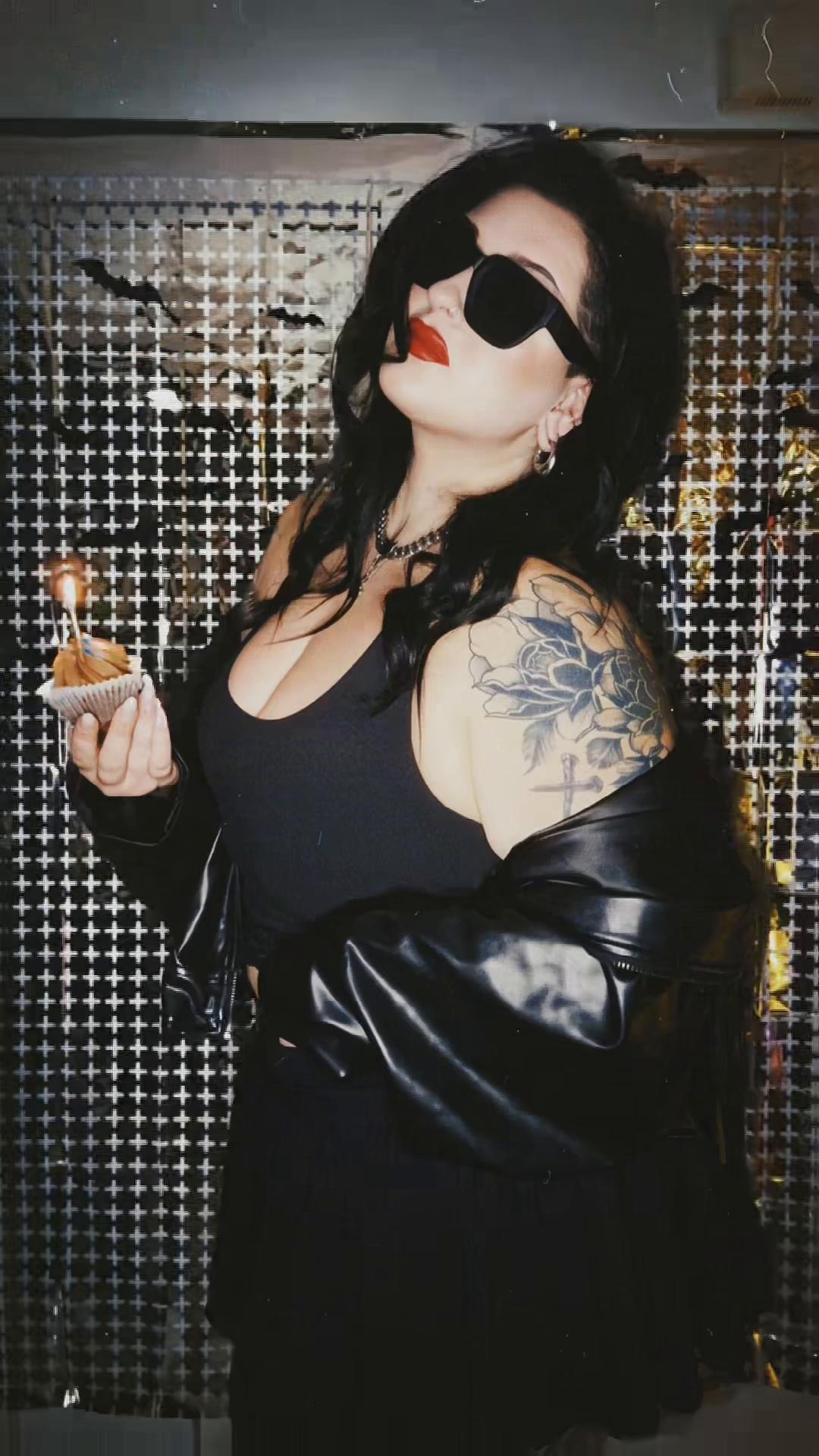 @Gothicccccc