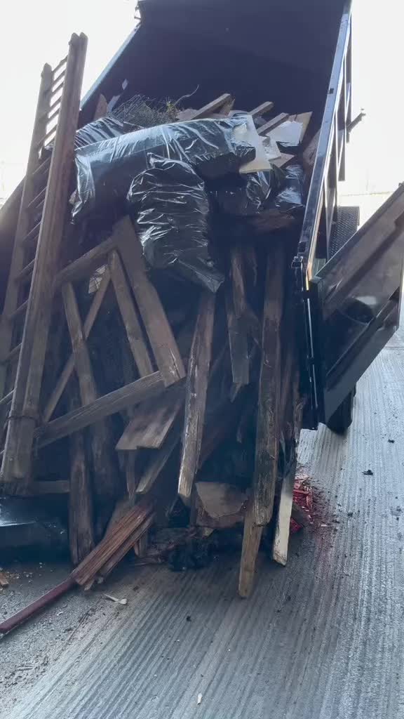 @T Maxwell Junk Removal
