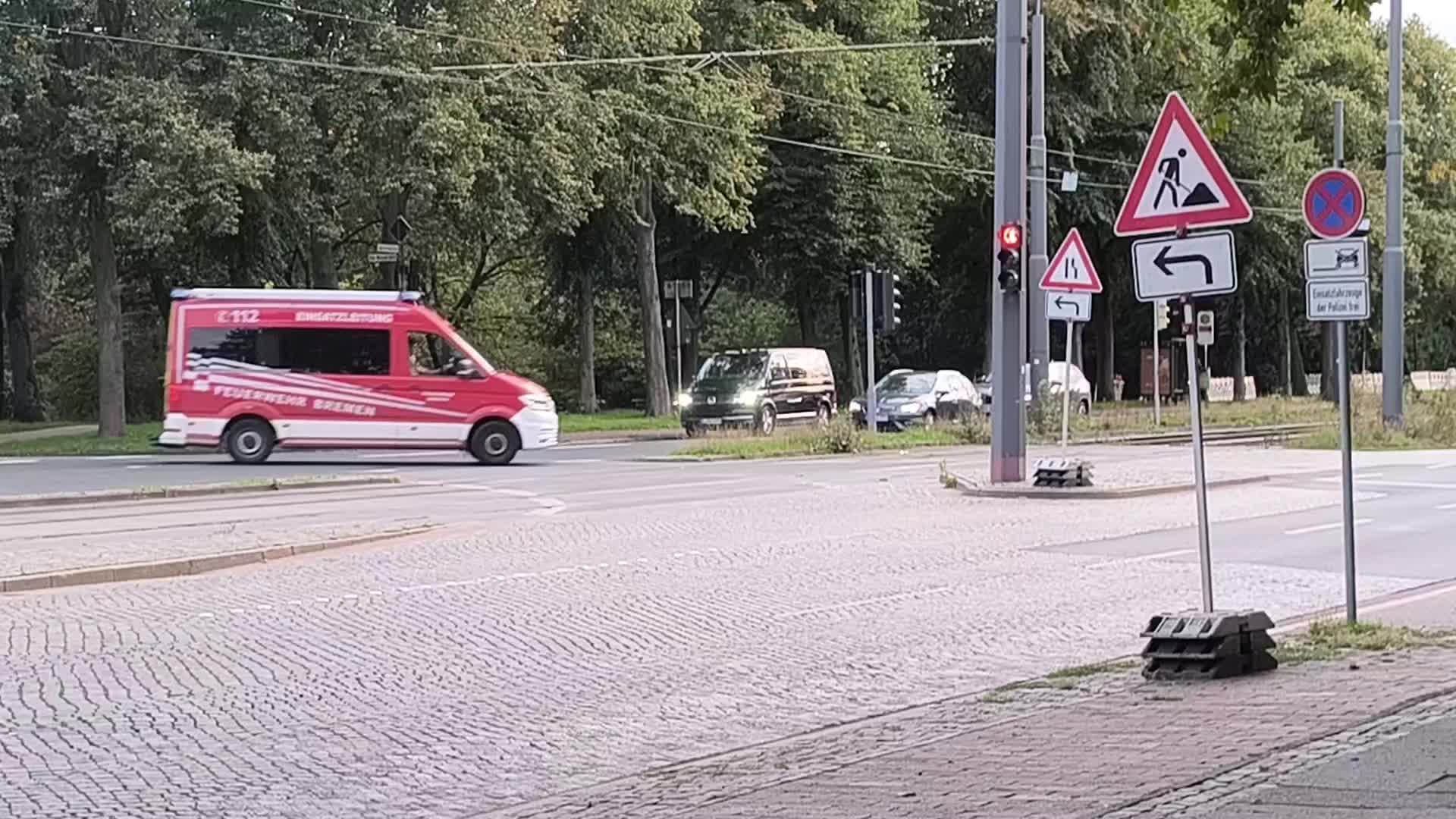 @bluelightspotter🚓🚒