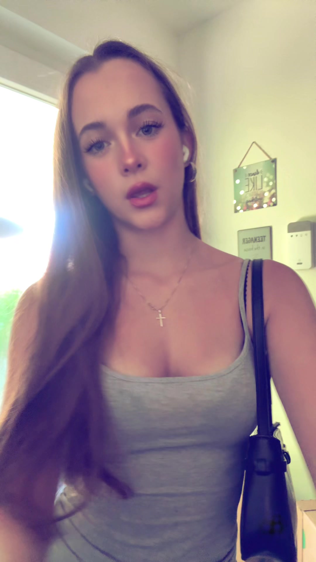 @HelloKira