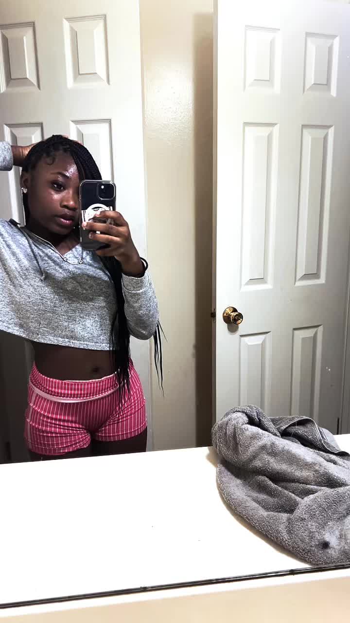 @Maliya.