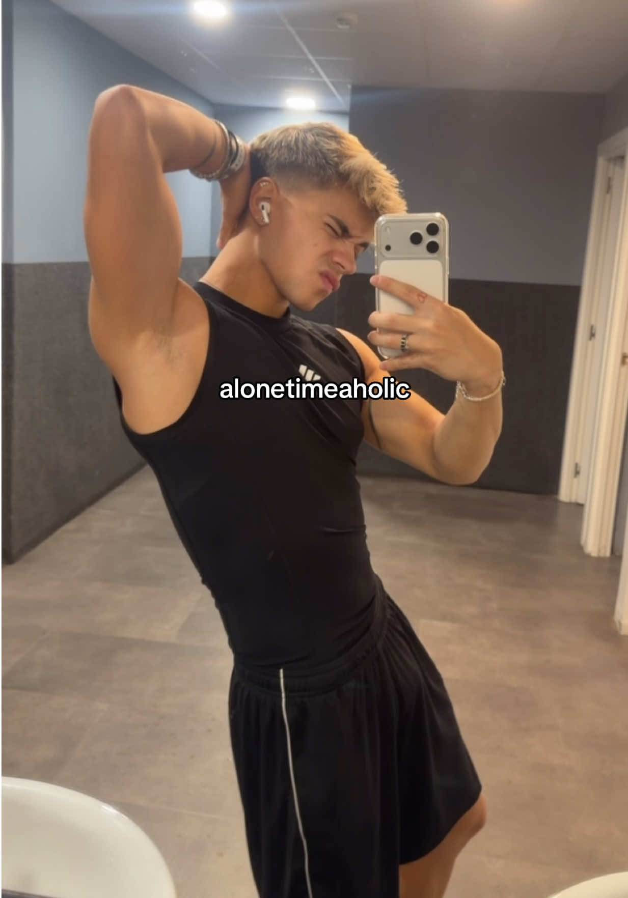 @Mario Ruiz🧸ྀི🐍