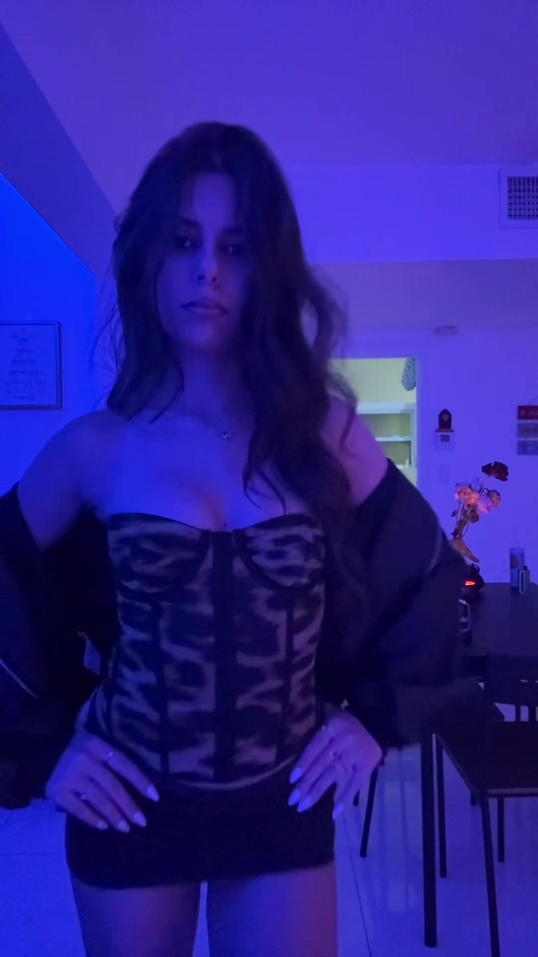 @🪩💋ella.demarco🍒🍸