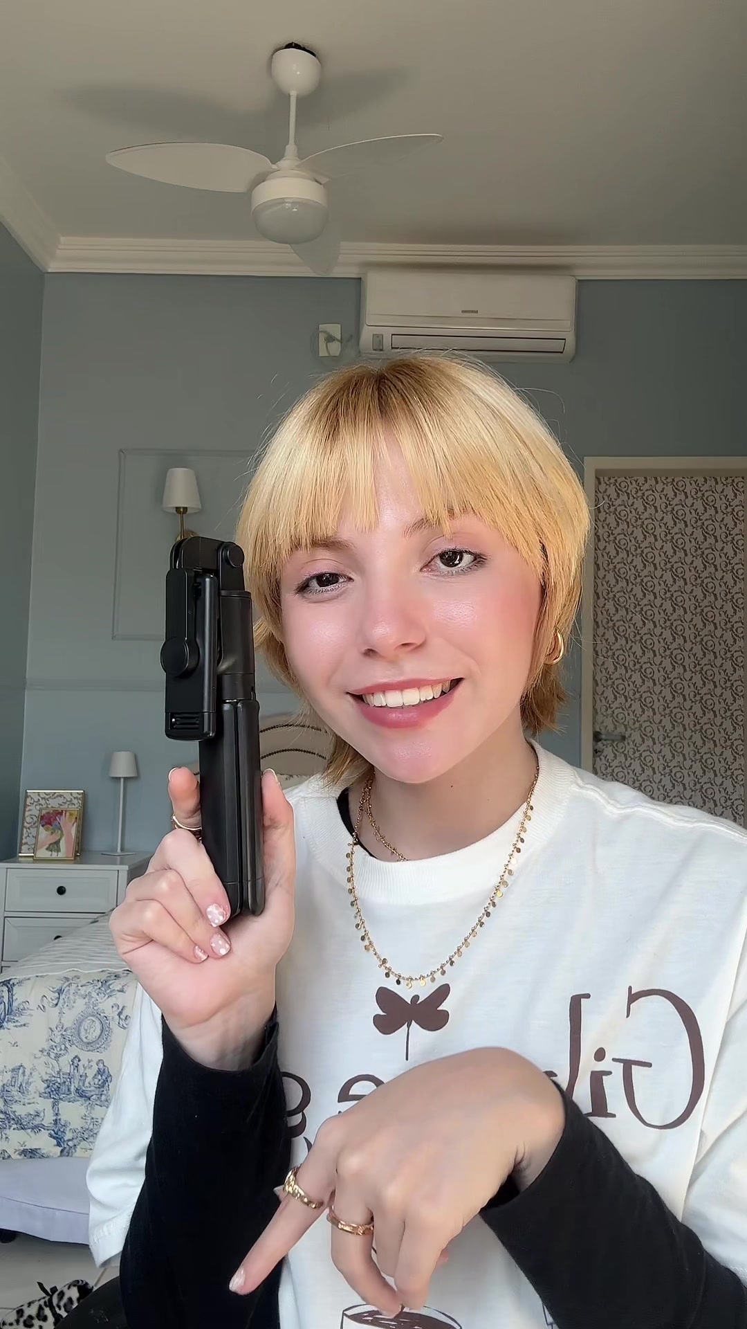 @𝐌