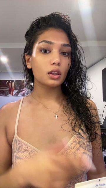 @𝒱𖤓