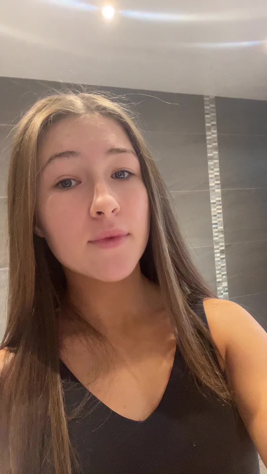@Elliegriffin