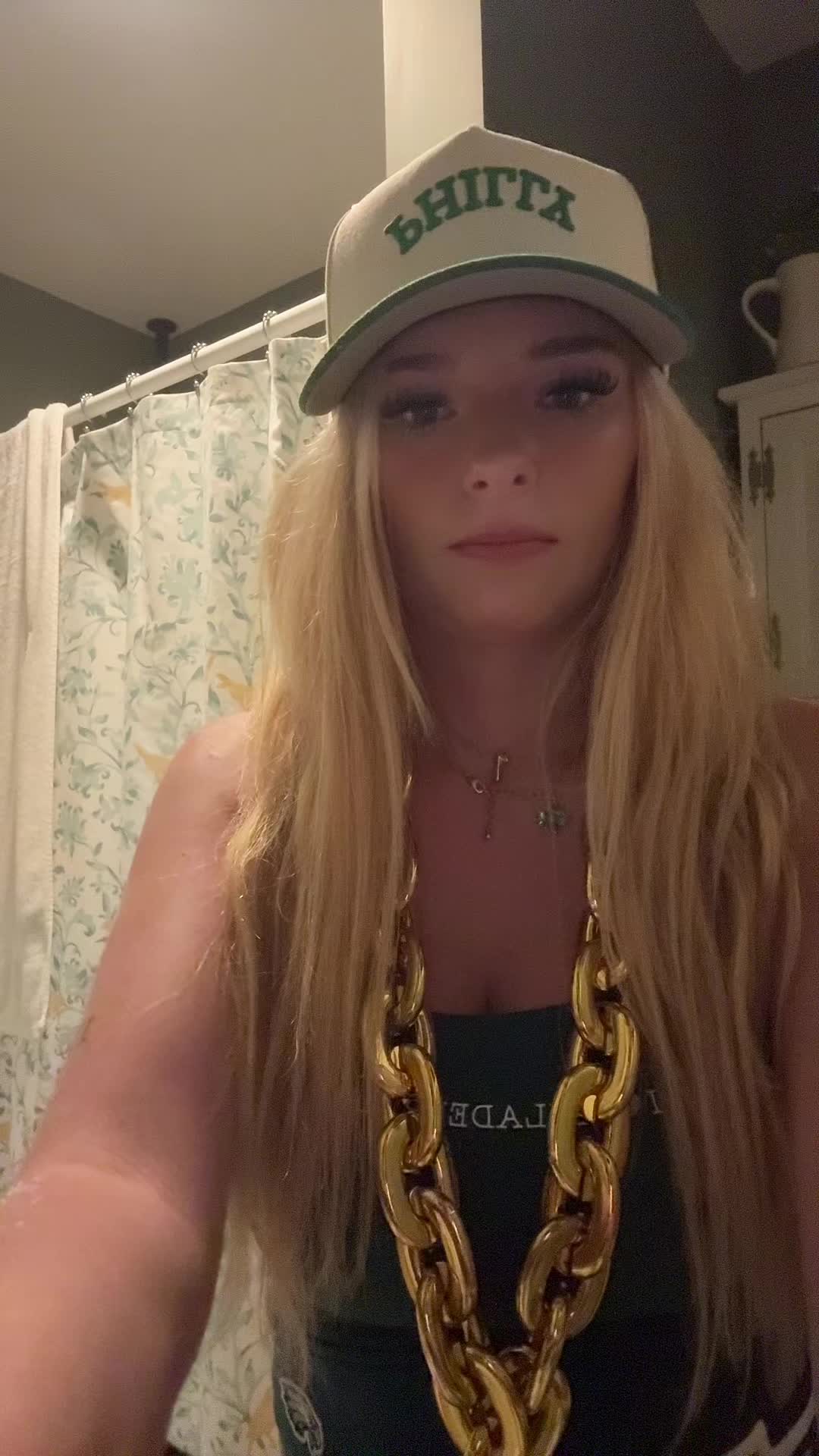 @lickbacklaura🐆🍸🍒🎱