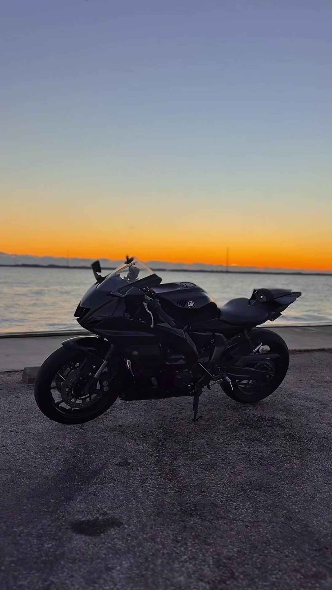 @moto_bob