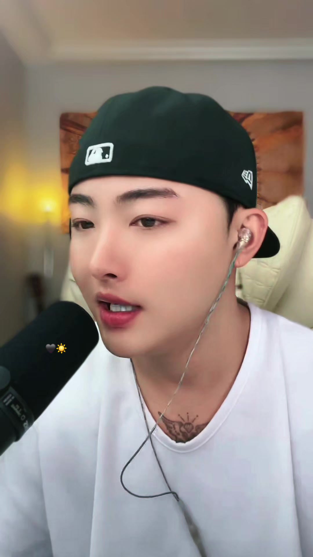 @🖤˚⋆선샤인⋆˚☀️