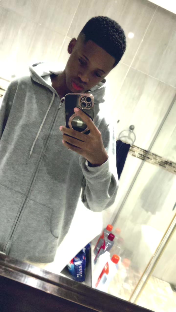 @Omphile ⁉️🆒