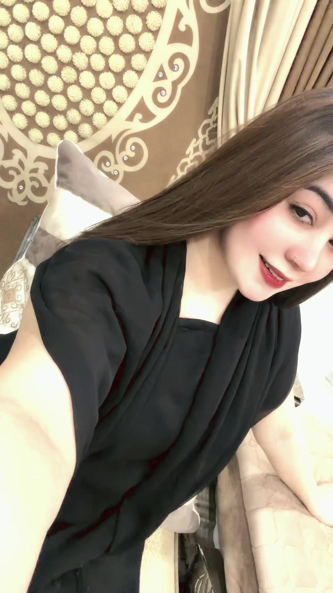 @Lovely Khan 🥀